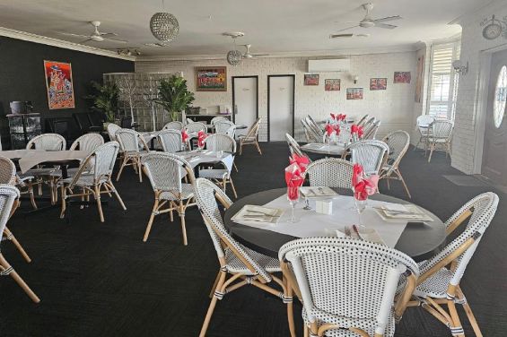 West Wyalong motel with a restaurant